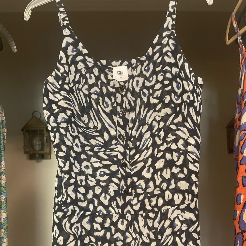 CAbi 5362 Purr Cami Tank Top Blue Gray Adjustable Straps Peplum Hem Button Sz XS